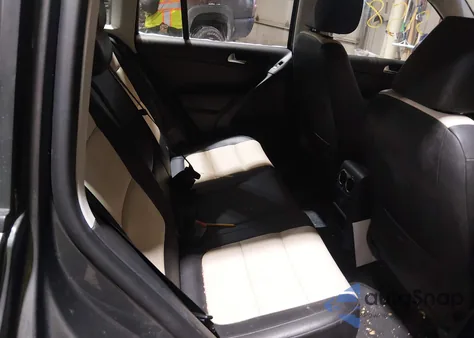 2016 Volkswagen Tiguan R-Line/S/Se/Sel from USA, damaged, VIN WVGBV7AX8GW587548